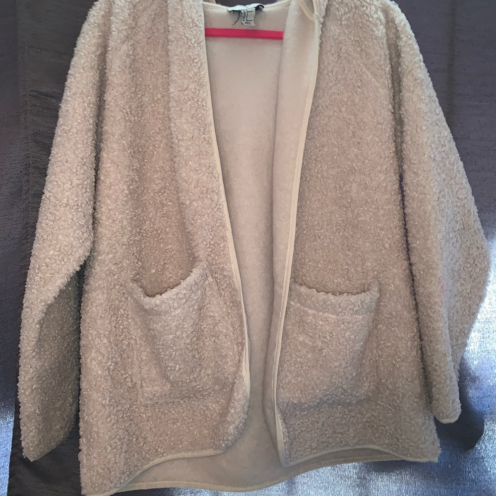 FOREVER 21 SIZE S 🧥